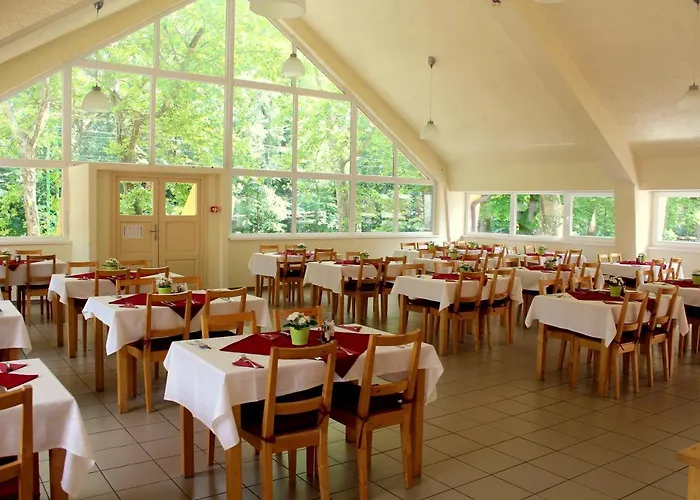 מלון Bf Balatonföldvár